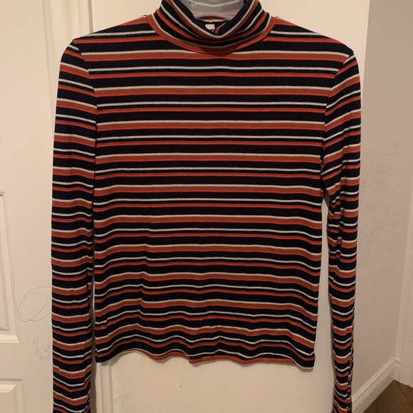 Crop top - Picture 1 of 4